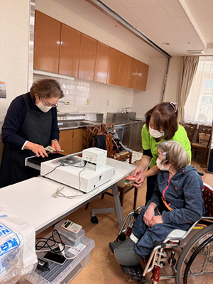 冬物衣類販売会を開催しました。